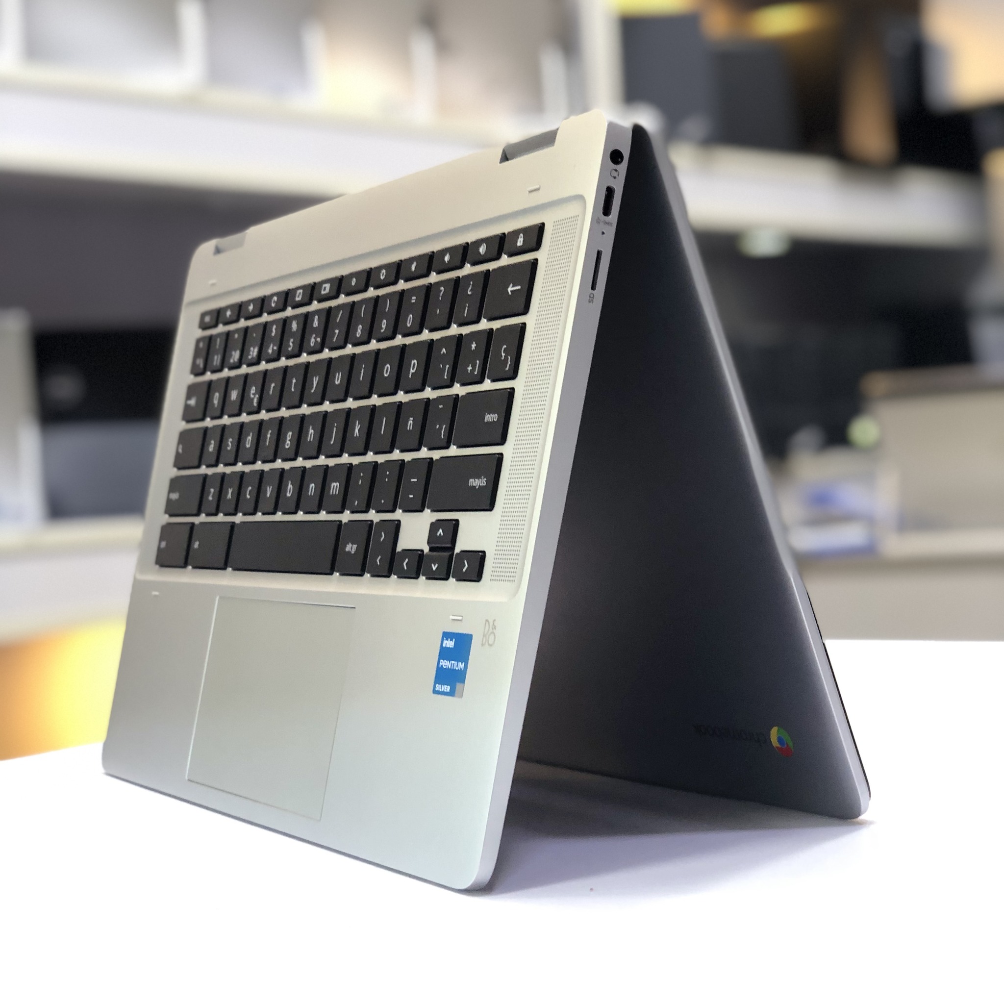 Google Chromebook X360 thumbnail 5