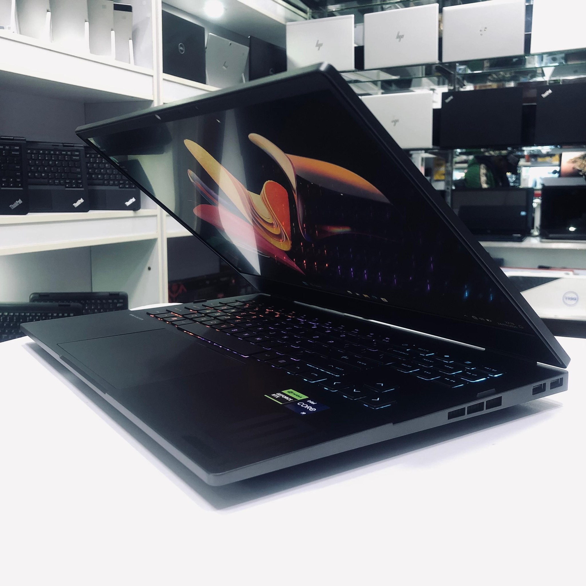 HP Omen 16 thumbnail 2