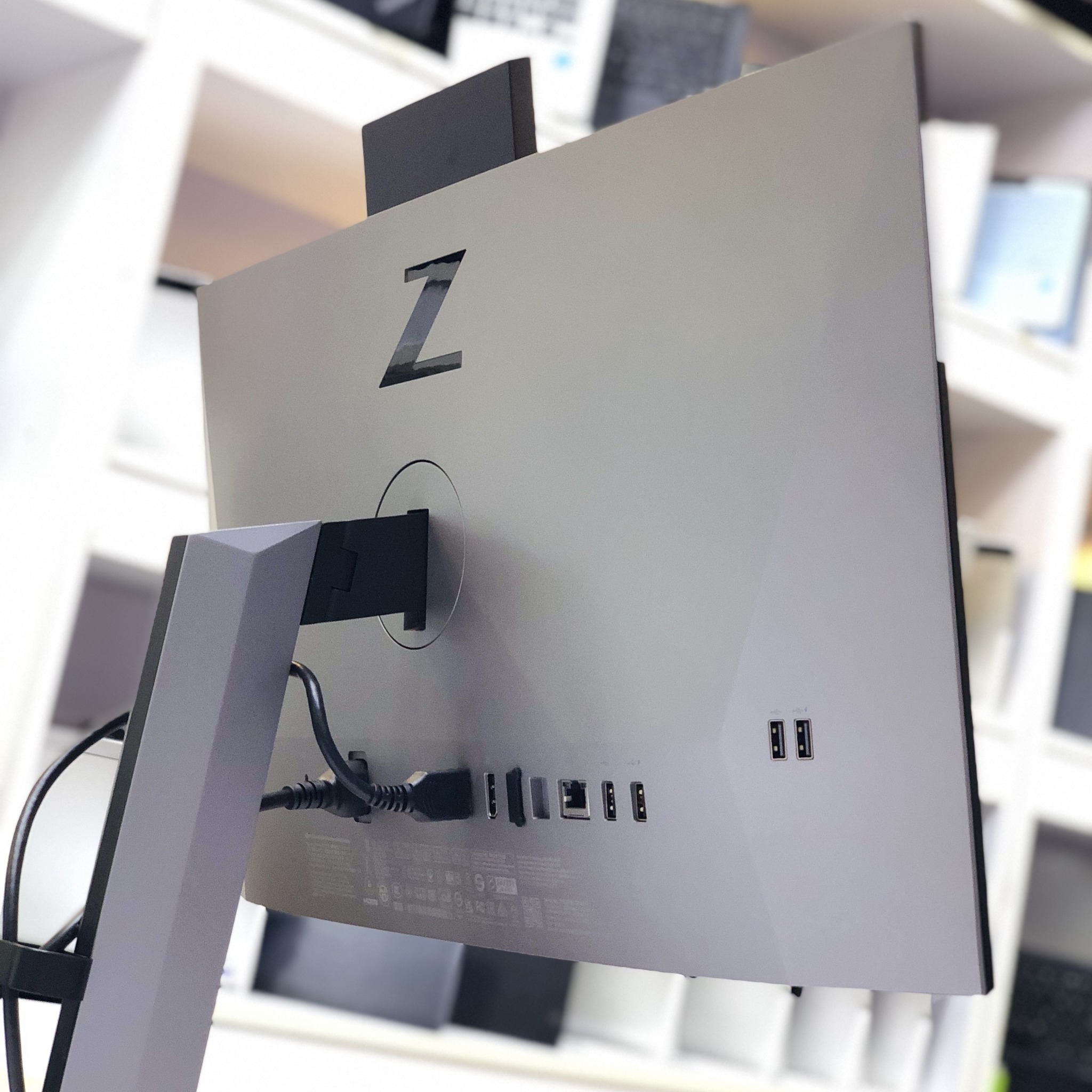 HP ZBook 24-inch Monitor thumbnail 2