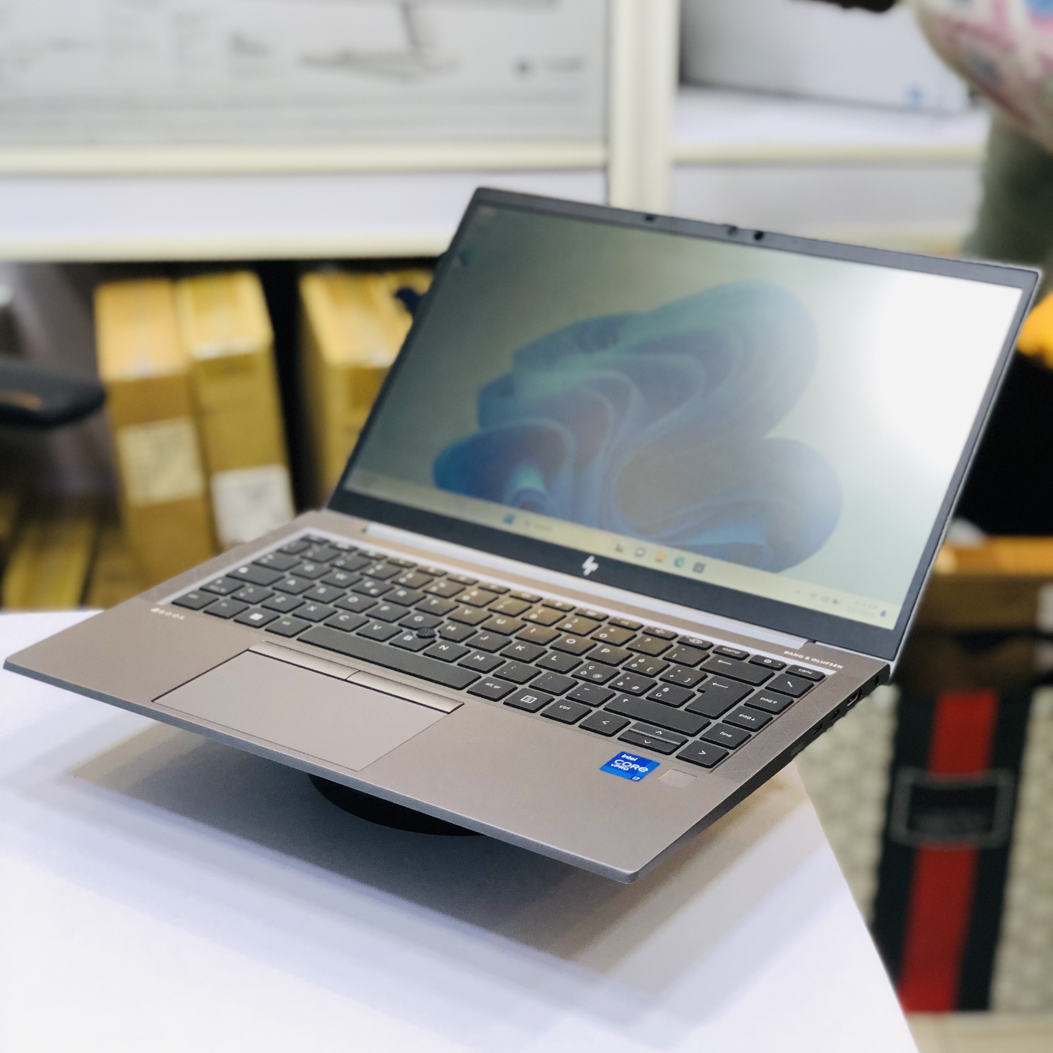 HP ZBook Firefly 14 G8 thumbnail 2